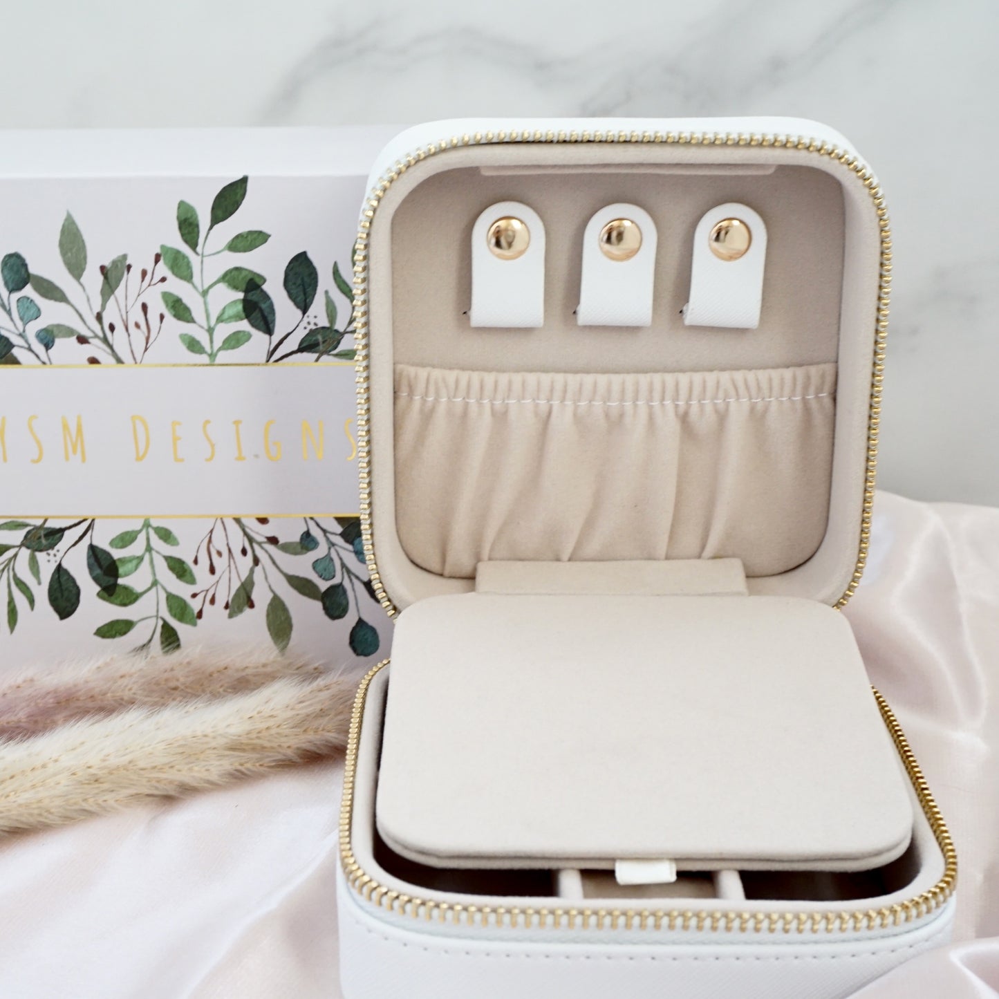 Vegan Leather Jewelry Organizer - White