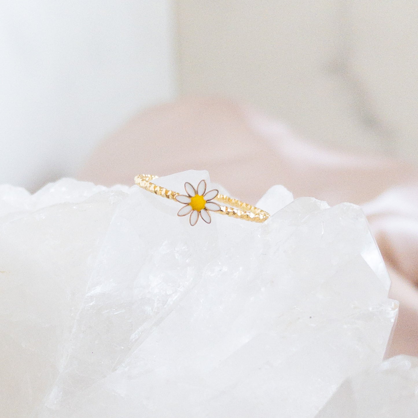 Dainty Daisy Ring
