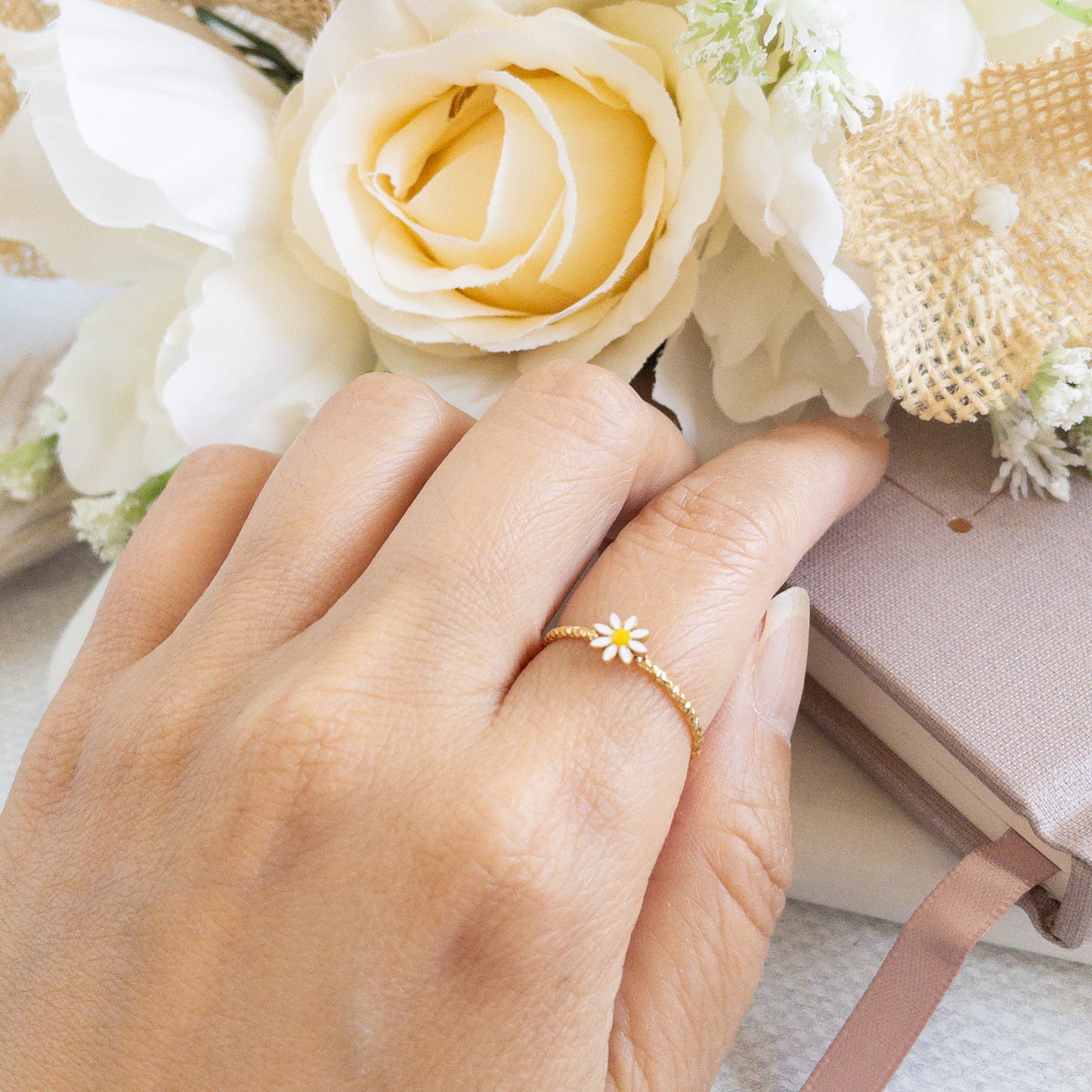 Dainty Daisy Ring