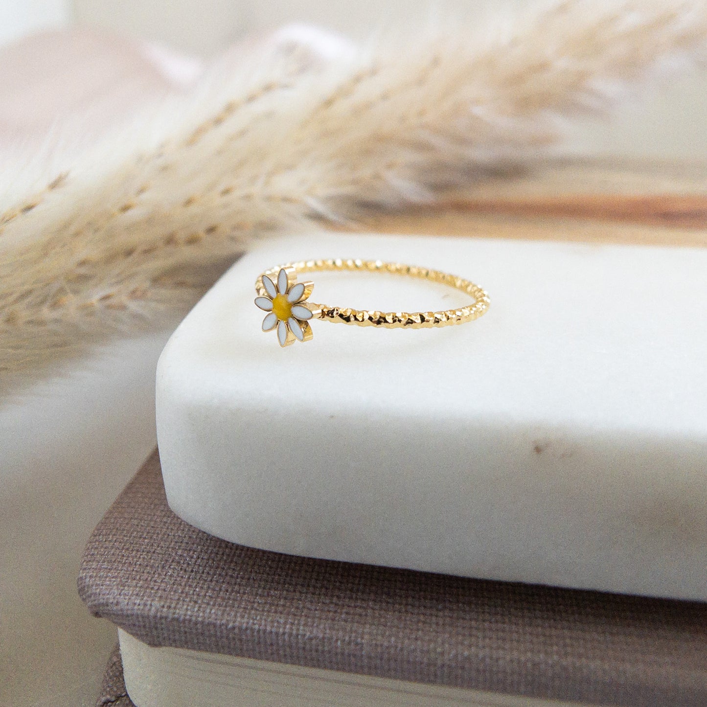 Dainty Daisy Ring