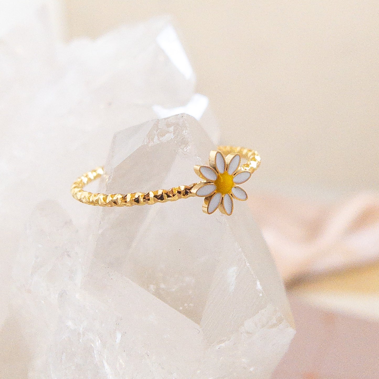 Dainty Daisy Ring