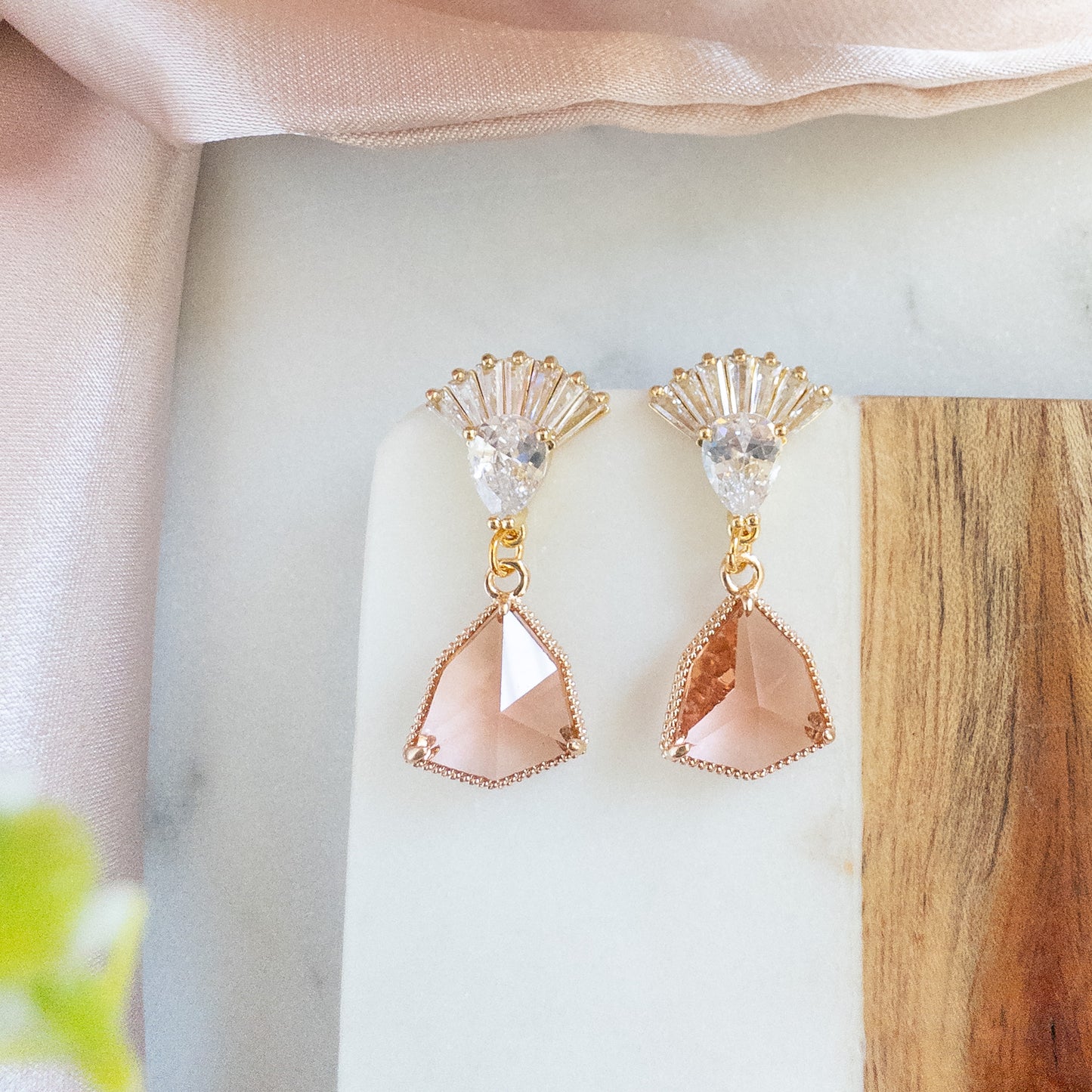 Victoria Earrings/ Peach