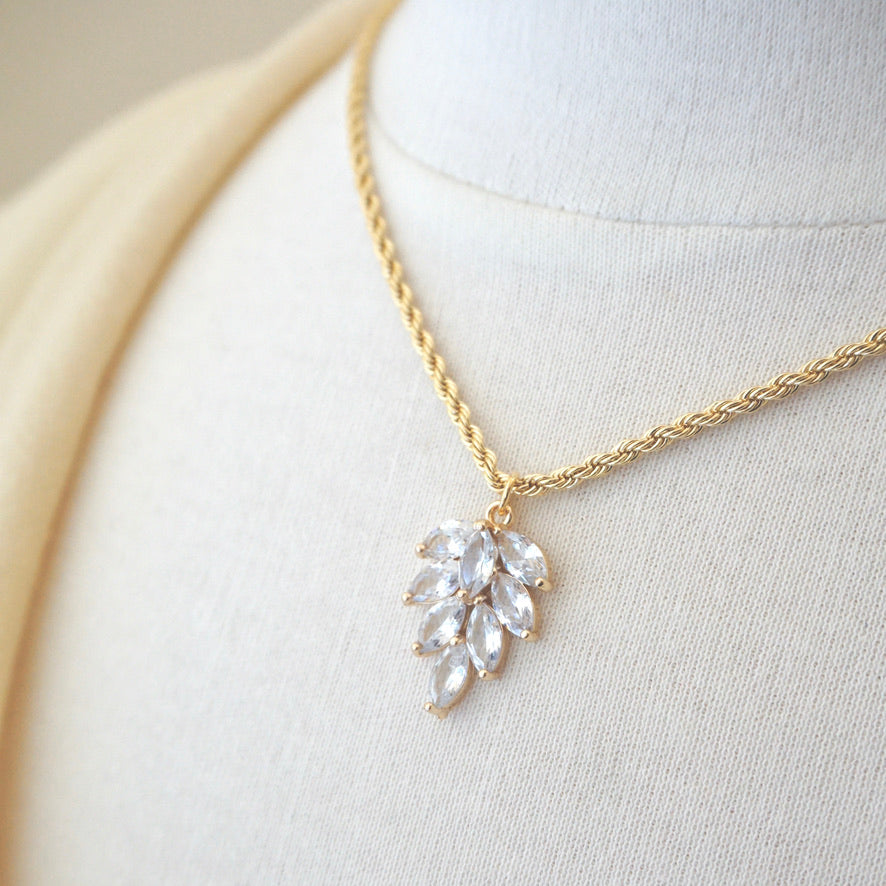 Gold Leaf Rope Chain Necklace