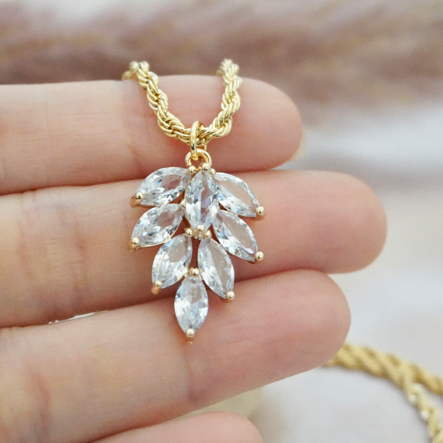 Gold Leaf Rope Chain Necklace