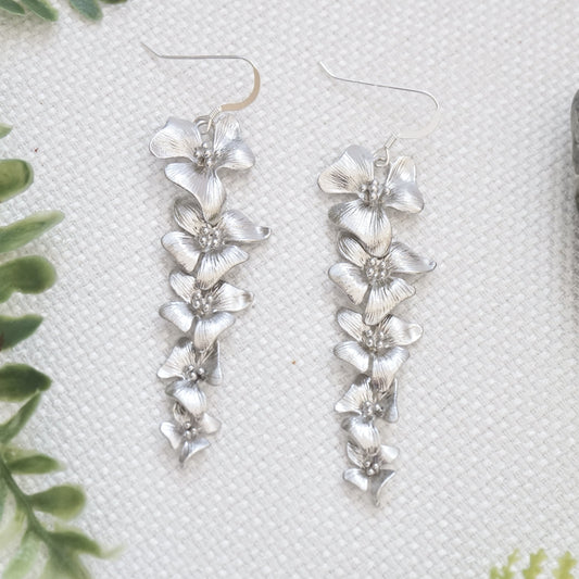Silver dogwood flower necklace