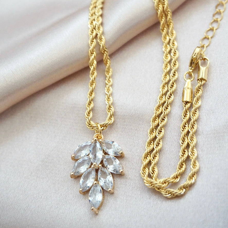 Gold Leaf Rope Chain Necklace