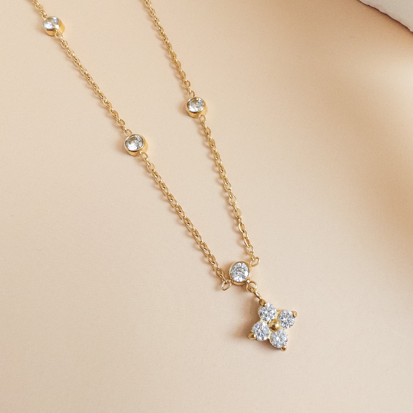 Twinkle Star Necklace