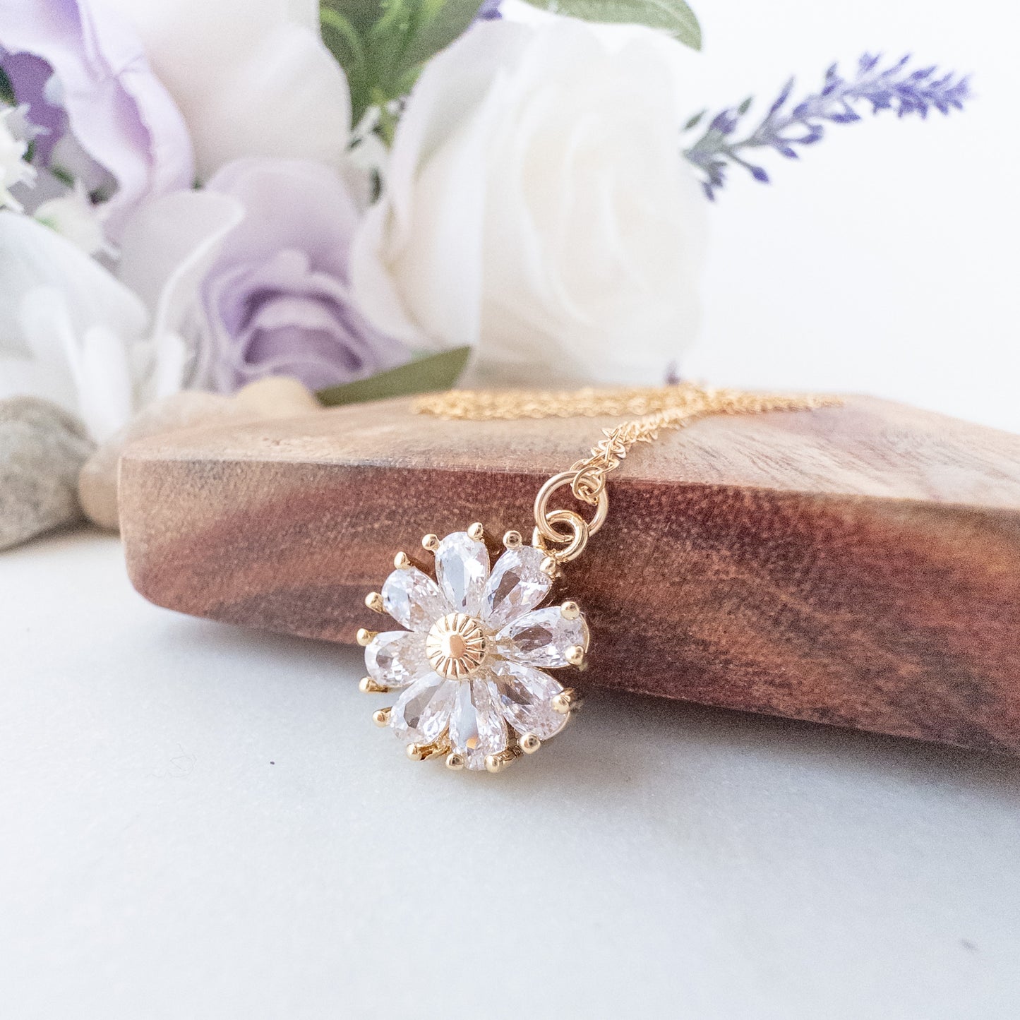 Rhinestone Daisy Flower Necklace