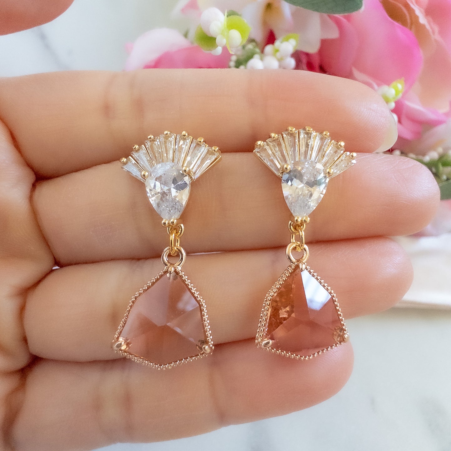 Victoria Earrings/ Peach